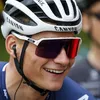 Gehaktbal achter de kiezen, Mathieu van der Poel zit weer op de fiets! 'Volgende week mogelijk weer écht trainen'