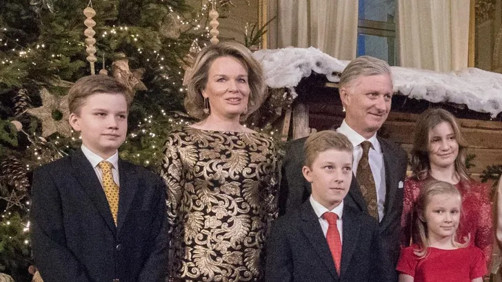 Royal kerstkleding: Mathilde's gordijnen
