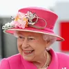 Goals: The Queen heeft bij elke outfit een aparte paraplu