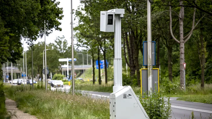 Een van de vele flitspalen in Nederland