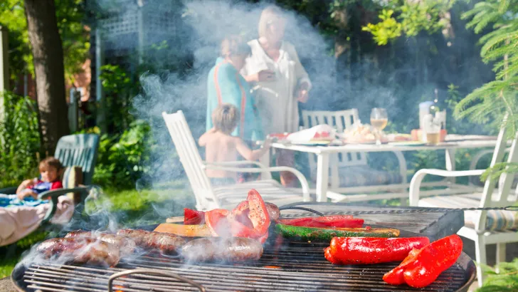 De barbecue is af aan het koelen