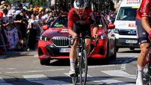 Arnaud De Lie kende een volgende deceptie in de Tour de France. De Waal was al ziek bij de start en op dag drie werd het onhoudbaar. De Lie stapte met de finish in zich af.