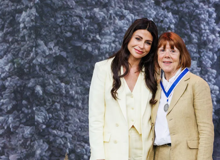 Olcay Gulsen reikt prestigieuze Freedom From Fear-award uit aan Gisèle Pelicot