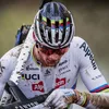 Mathieu van der Poel kampt met trainingsachterstand door knieproblemen