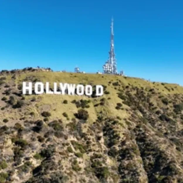 Achter het fluwelen gordijn: escorts, imago en Hollywoods meest discrete machtsspeler