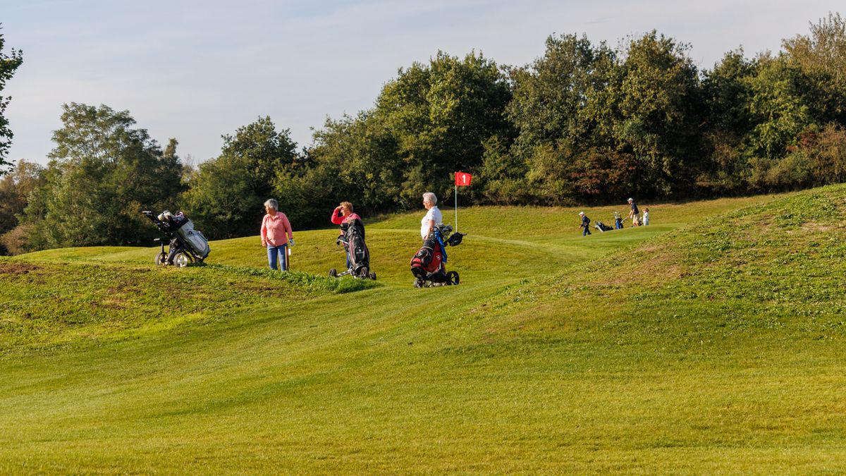 De Loonsche Duynen opent nieuwe kleine golfbaan