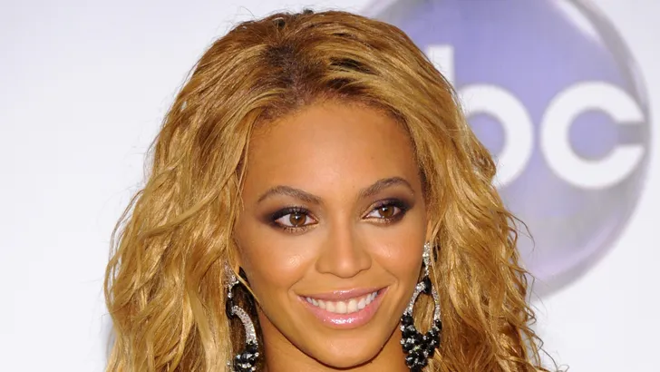 Zien: Beyoncé in Lion King castfoto gephotoshopt
