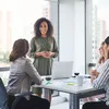 Vriend of valkuil: Is een hechte band met een collega wel goed voor je carrière? | Marie Claire