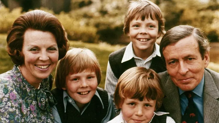 Cute: Dit zijn de baby foto's van de koningen en koninginnen