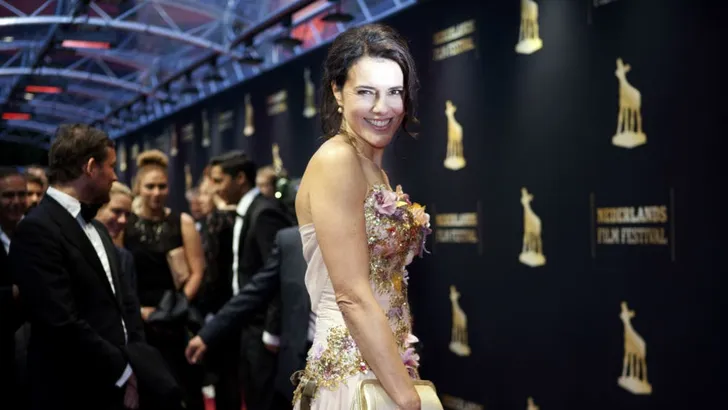 5 rode loper looks van Susan Visser