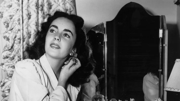 Zien: make-up tutorial van Elizabeth Taylor