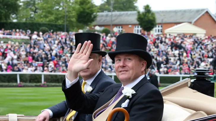 Koning Willem-Alexander reageert op grappen over zijn baard