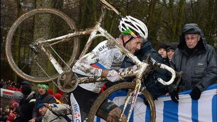 Albert verslaat Stybar in modderig Loenhout