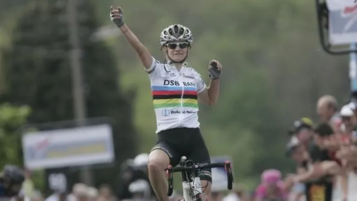 Marianne Vos prolongeert titel in Sofia
