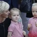 Tweeling Monaco kijkt ogen uit op volksfeest