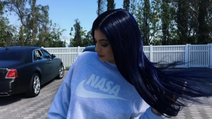 Zien: wéér een nieuwe haarkleur voor Kylie Jenner