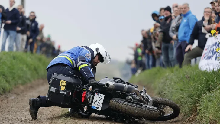 renaat schotte zag vreemde dingen in parijs-roubaix