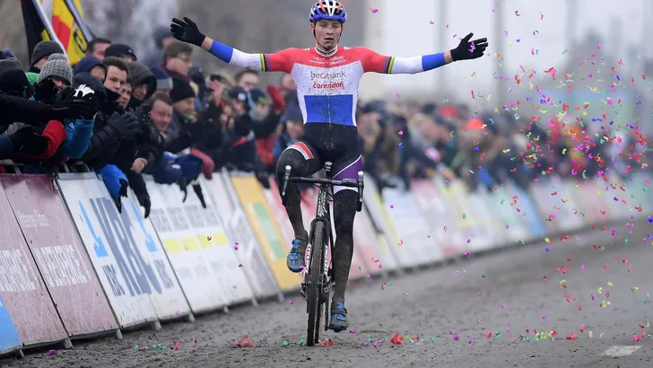 Ronde van België: Van der Poel verlaat koers met ritwinst