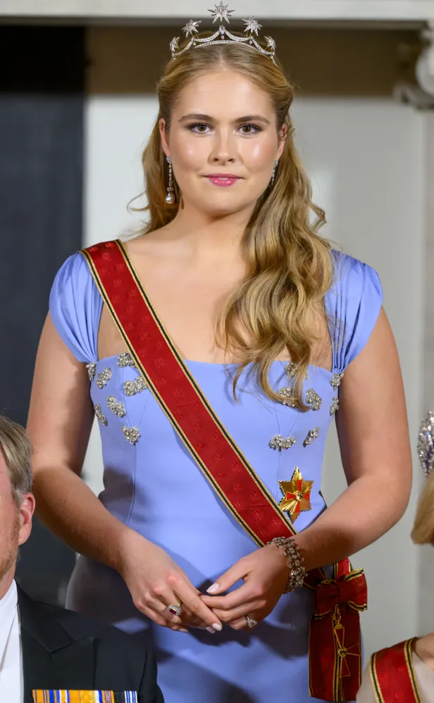 Prinses Amalia in een prachtige lichtblauwe avondjurk van Rachel Gilbert tijdens het Duitse staatsbanket in Amsterdam, juni 2026.