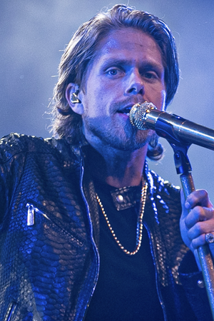 Wie denkt André Hazes wel dat hij is?