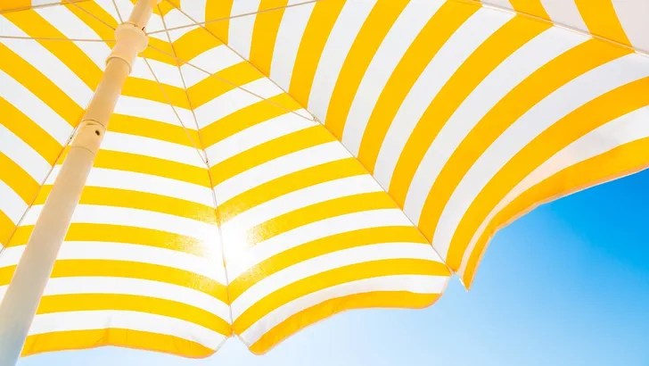'Uitzonderlijk hoge' zonkracht vergroot de kans op een zonnesteek