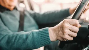 Bejaarde spookrijders: wanneer ben je eigenlijk te oud om nog veilig auto te rijden?