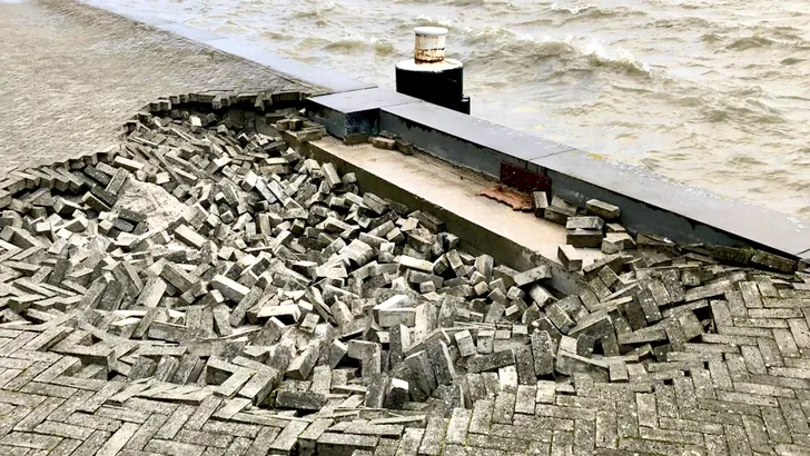 Zo lag de kade van de Bataviahaven er in maart 2022 bij. Beeld: (c) Havendienst Bataviahaven.