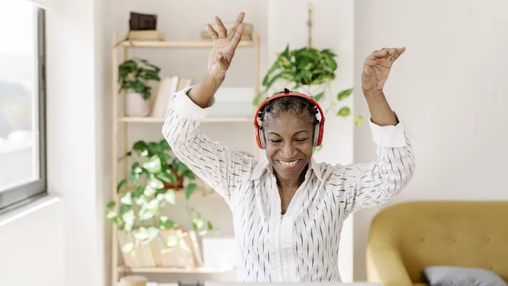 vrouw muziek stemmen dansen top 2000