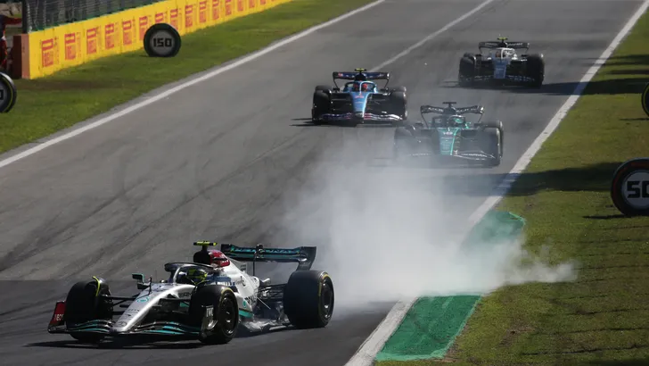 Mercedes en Lewis Hamilton willen nog vijf jaar met elkaar door