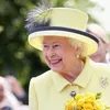 Zoveel outfits draagt Queen Elizabeth op één kerstdag