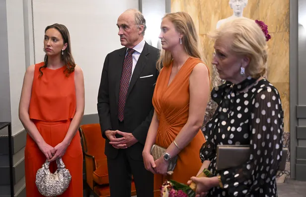Ziekte prins Lorenz België: Prins Lorenz, prinses Astrid en hun dochters Luisa Maria en Laetitia Maria, mei 2026.