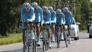Astana wint ploegentijdrit in Burgos, Scarponi leider