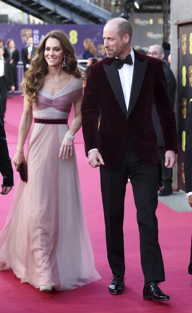 Prinses Kate en prins William hadden hun looks tot in de puntjes op elkaar afgestemd voor hun verschijning bij de BAFTAs dit weekend. 
