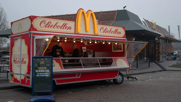 De McDonald's oliebol is een feit: deze bekende Nederlander komt ze misschien wel bij jou in de buurt bakken