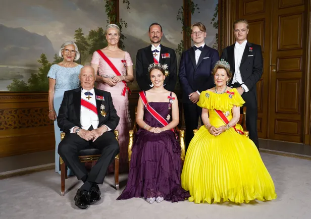bij het 18e verjaardagsgala van prinses Ingrid Alexandra in 2022 poseerde Marius nog netjes bij de royals.