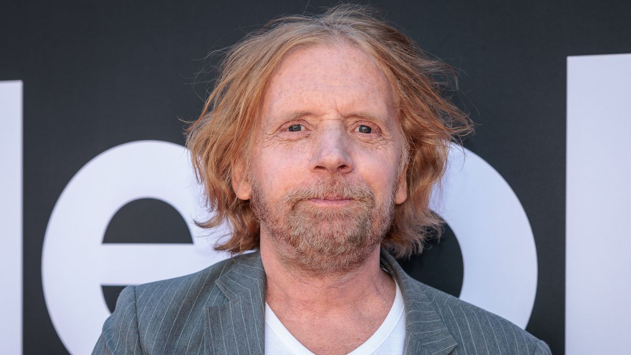 filmmaker-eddy-terstall-ik-zat-liever-voetbal-te-kijken-dan-dat-ik