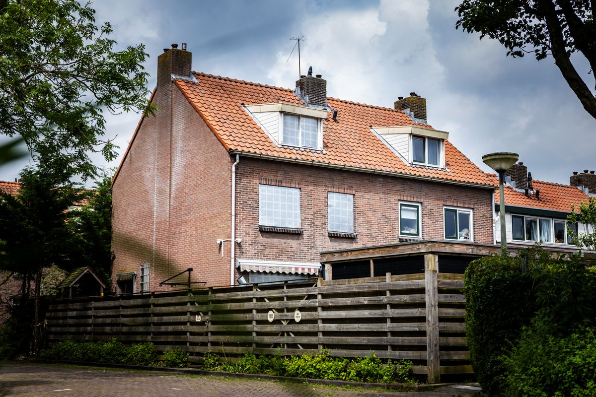 Johnny van den B. en Daisy W. krijgen 8 jaar cel voor mishandeling pleegmeisje Vlaardingen