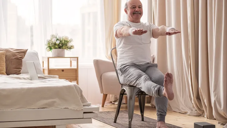 Bang om te vallen? Deze routine van 4 minuten helpt enorm