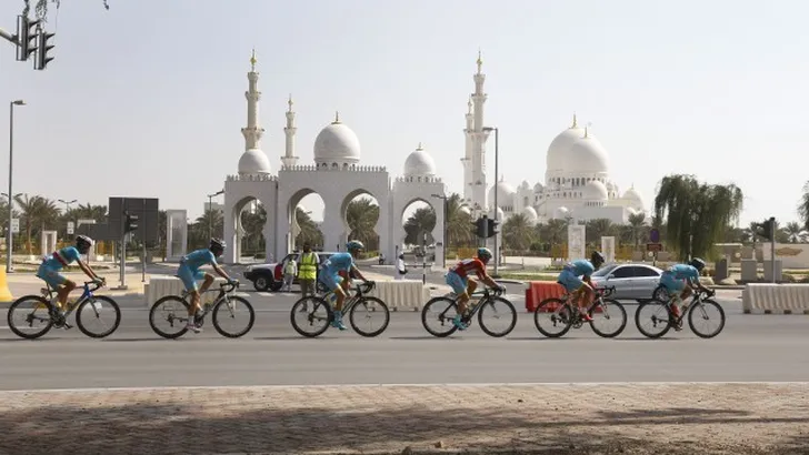 VIDEO: In het peloton  Abu Dhabi Tour (Etappe 2)