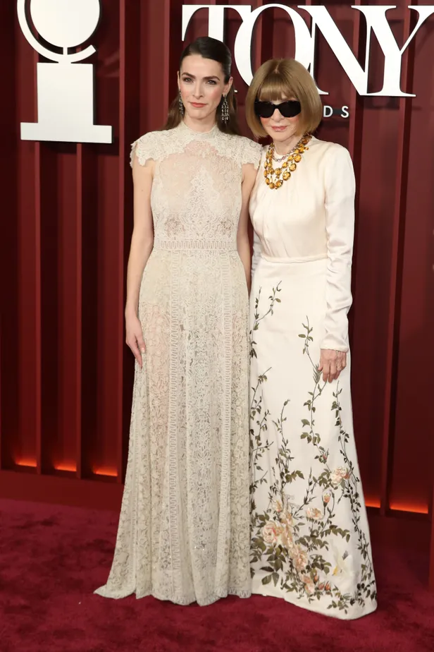 Anna Wintour en dochter Bee Carrozzini bij de Tony Awards 2025. (Beeld: NL Beeld)