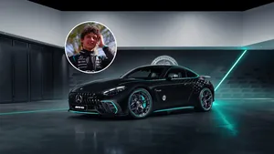 Mercedes-coureur Kimi Antonelli (19) crasht exclusieve dienstauto van 200.000 euro in San Marino