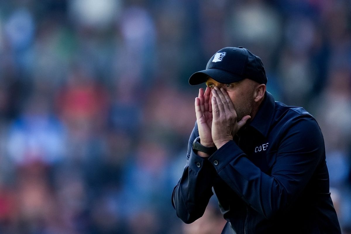 SPORTCOLUMN: Dick Schreuder lijkt me zo’n trainer die een blos terug kan brengen op de wangetjes van de Ajacieden