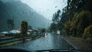 Oerdomme Fransman scheurt met 180 km/u over natte bergpas en betaalt daar nu de absolute hoofdprijs voor