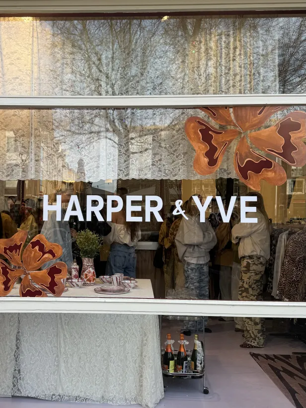 De pop-up van Harper & Yve