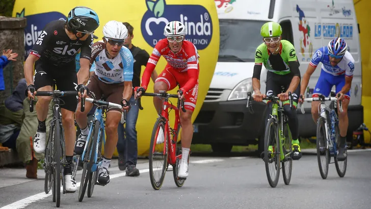 Tweede etappe Tour of the Alps ingekort door sneeuw op Brennerpass