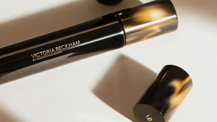 Pure luxe voor je huid: de allereerste crème van Victoria Beckham