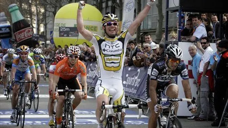 Cavendish is de snelste in eerste rit Catalonië
