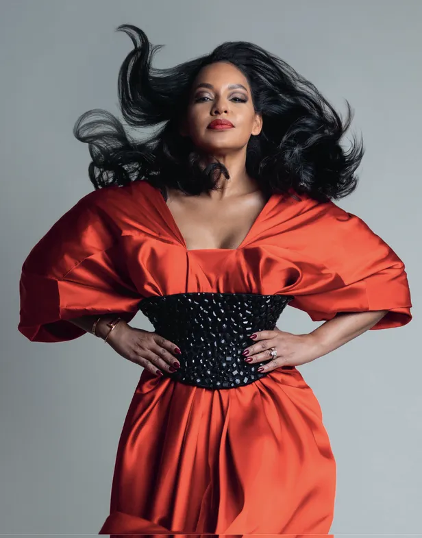 Winonah de Jong in Iconic 