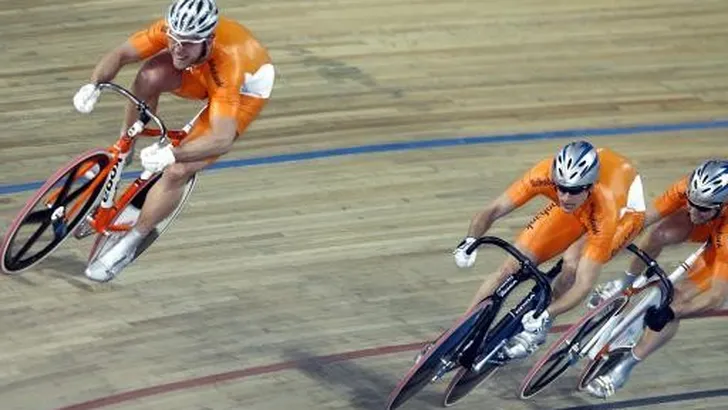 Sprintploeg klopt Frankrijk en pakt het goud
