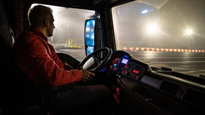 Vrachtwagenchauffeur krijgt boete van ruim 47.000 euro na recordaantal overtredingen